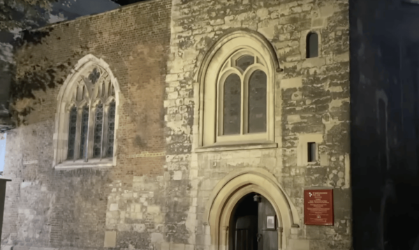 Londons Ghosts & Gruesome Past Nighttime Walking Tour - Historical Medical Practices