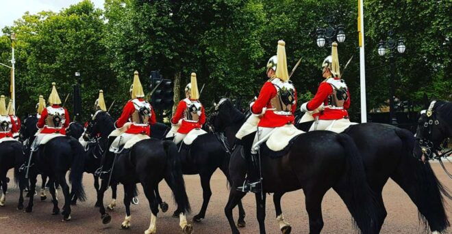 Londons Palaces and Parliament Walking Tour - Full Description of the Tour