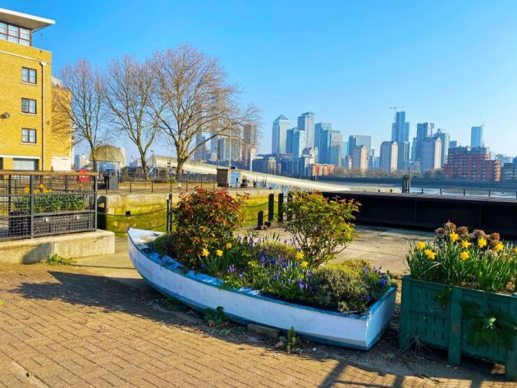 London's Surrey Quays: Self-Guided City Discovery Game - Benefits of the Self-Guided Experience