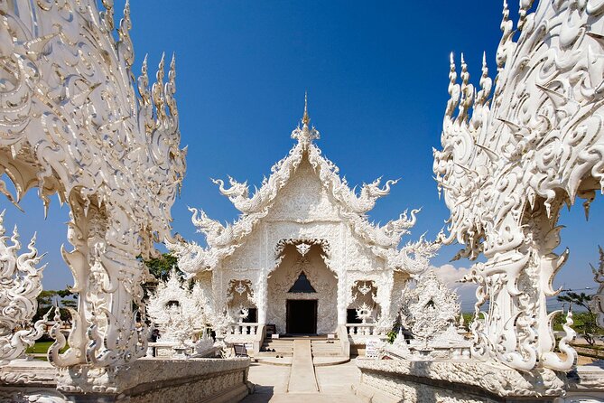 Long Neck Village, White & Blue Temple, Black House Day Tour From Chiang Mai - Long Neck Village Experience