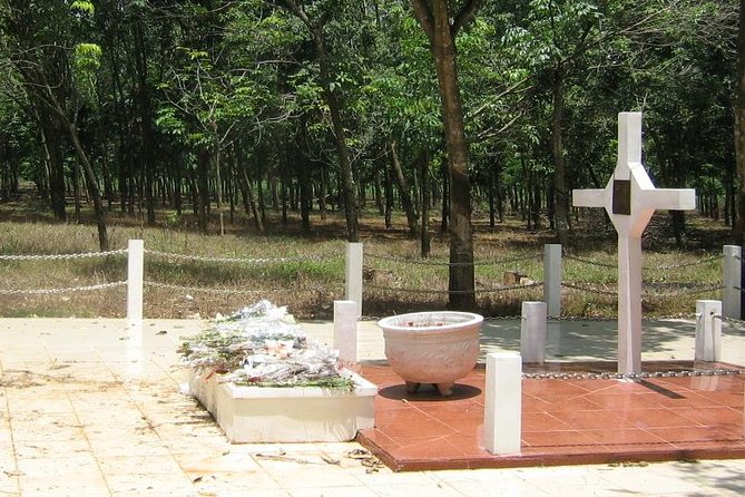 Long Tan Battlefield Full Day Private Tour From Ho Chi Minh City - Long Tan Battleground Exploration