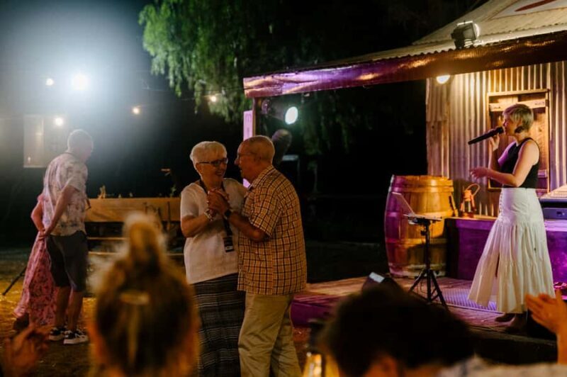 Longreach: Smithy's Outback Dinner and Show - The Sum Up