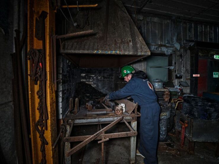 Longyearbyen: Historic Coal Mine Tour at Gruve 3 - Booking Details