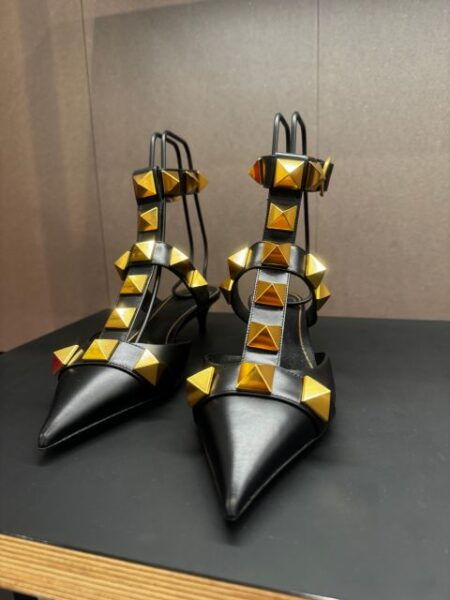 Lookbest Luxury Shopping at The Mall Outlet - The Sum Up