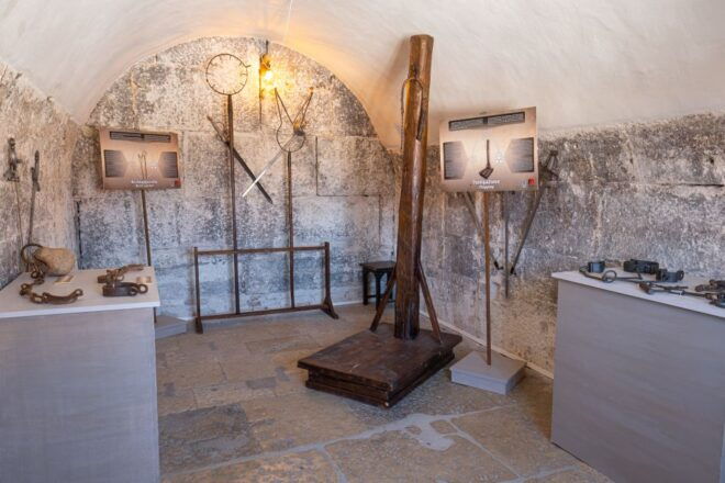 Lords of the Night Prisons Palace: Cells and Torture Tools - Casanovas Daring Jailbreak and More