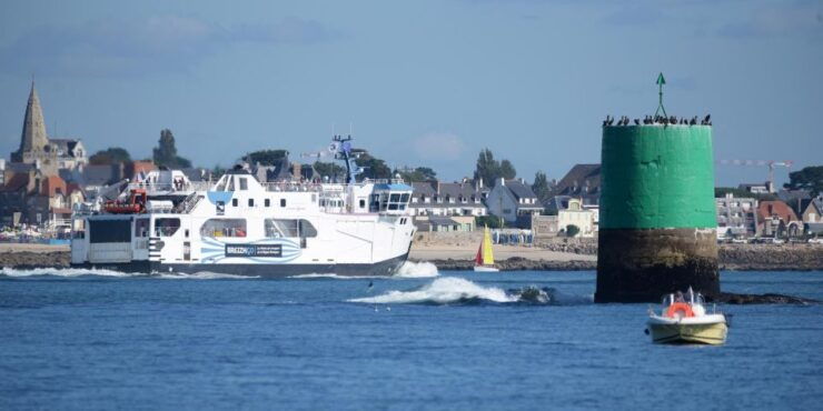 Lorient: Ferry Ticket From/To Ile De Groix - Ferry Duration and Languages