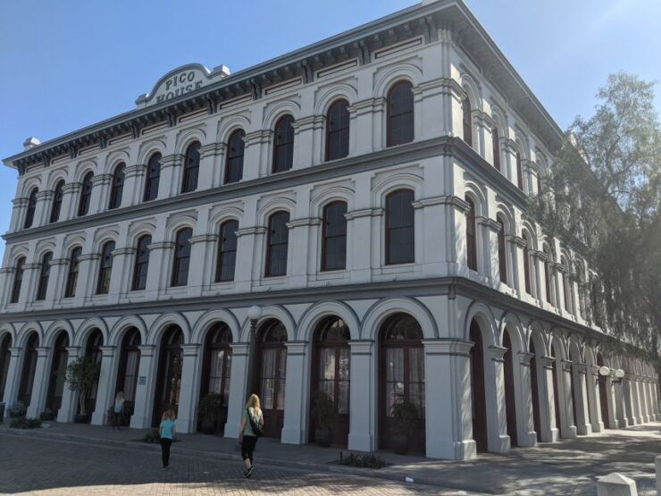 Los Angeles: Downtown Scavenger Hunt Walking Tour - Experience Highlights