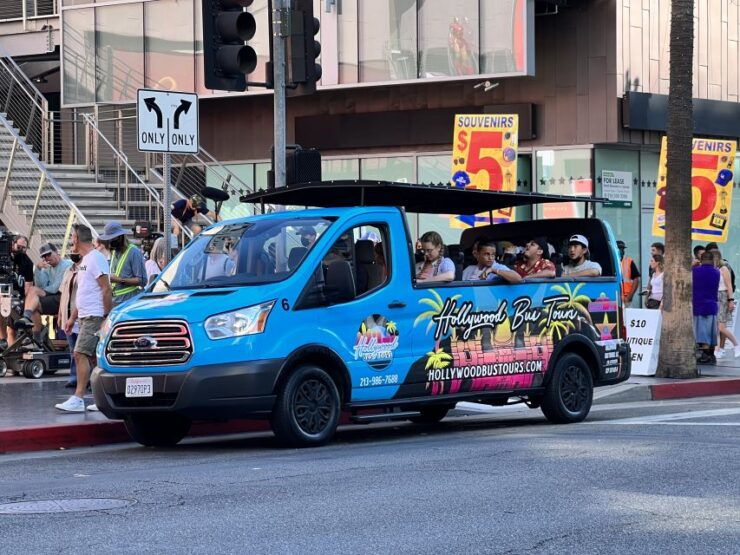 Los Angeles: Famous Neighbourhoods and Celebrity Homes Tours - Tour Itinerary and Highlights