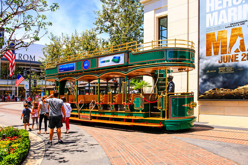 Los Angeles Full Day Grand Bus Tour - Santa Monica Pier: the coast in one hour