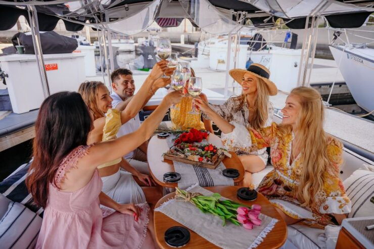 Los Angeles: Luxury Cruise With Wine, Cheese & Sea Lions - Experiencing Marina Del Rey