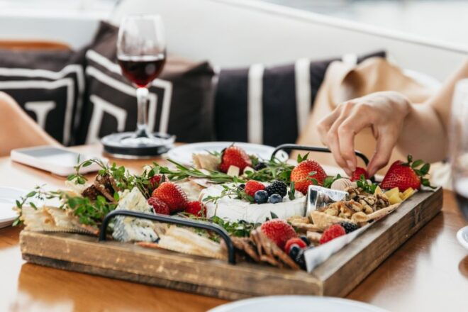 Los Angeles: Luxury Cruise With Wine, Cheese & Sea Lions - Spotting Wildlife on the Cruise