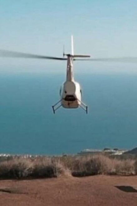 Los Angeles: Malibu Mountain Top Landing Helicopter Tour - Experience Highlights and Iconic Landmarks