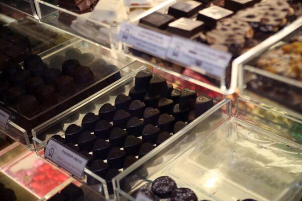 Los Angeles: Old Pasadena Food Tasting Walking Tour - Common Questions