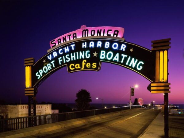 Los Angeles: Private City Highlights Tour With Transfer - The Sum Up
