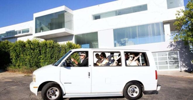 Los Angeles: The Best of Celebrity Homes With Pro Guide - Inclusions and Meeting Point