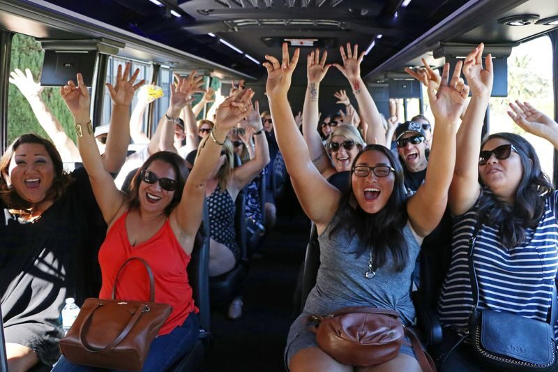 Los Angeles TMZ Celebrity Bus Tour - The guide sets the tone