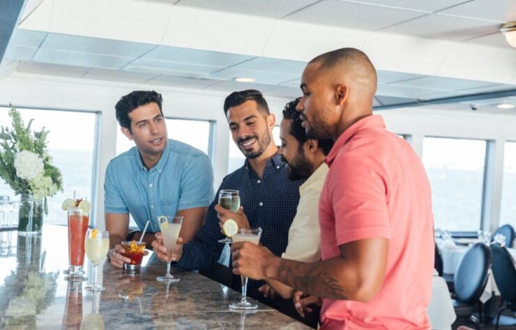Los Angeles: Weekend Dinner Cruise From Newport Beach - Activity Details and Experience