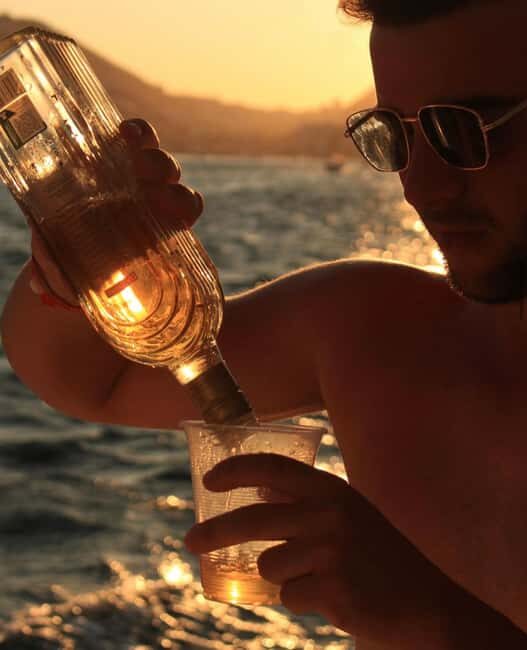 Los Cabos Catamaran: Iconic Sunset Cruise with Drinks & DJ - Authentic Insights from Reviewers