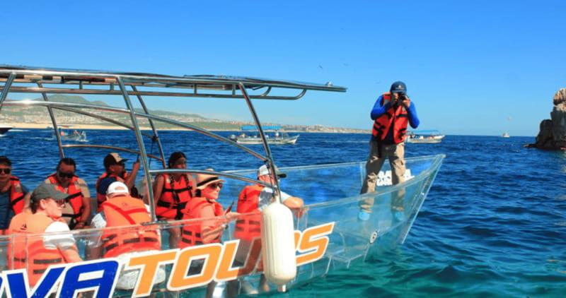 Los Cabos: Get to know the arch on the iconic transparent boat tour - The Sum Up