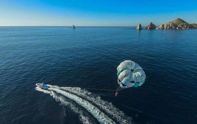 Los Cabos: Parasailing, a new perspective from the skies. - The Experience: What to Expect