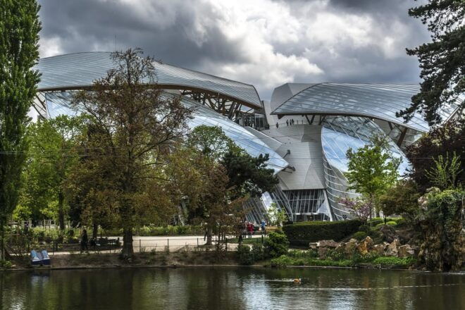 Louis Vuitton Foundation VIP Experience- From Central Paris - Meeting Point Information