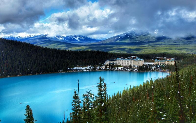 Louise Lake and Moraine Lake Full-Day Scenic Adventure Tour - What to expect at Lake Louise and Moraine Lake