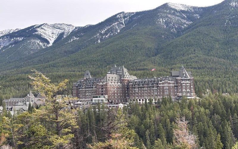 Louise Lake and Moraine Lake Full-Day Scenic Adventure Tour - Who should book this tour?