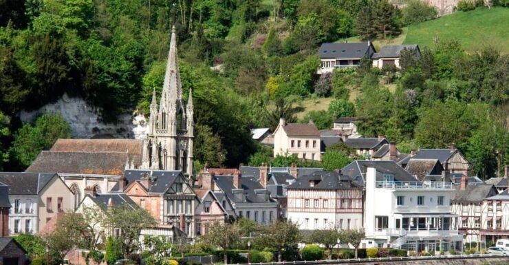 Lourdes: Express Walk With a Local in 60 Minutes - Pricing and Group Details