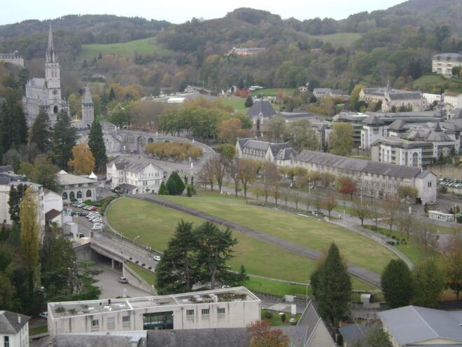 Lourdes: Private Guided Tour in the Sanctuary - Booking Information