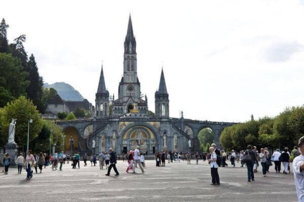 Lourdes: Private Guided Tour in the Sanctuary - The Sum Up