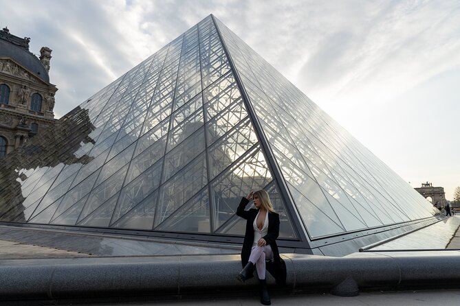 Louvre Area Photo Shoot - Paris Photographer - Pricing and Booking Details