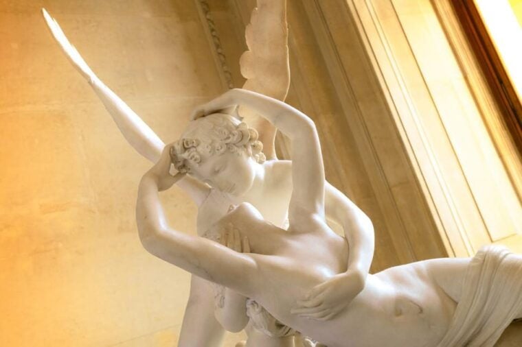Louvre Art and Mysteries: Private Guided Tour (FR ENG ESP) - Tour Features and Accessibility