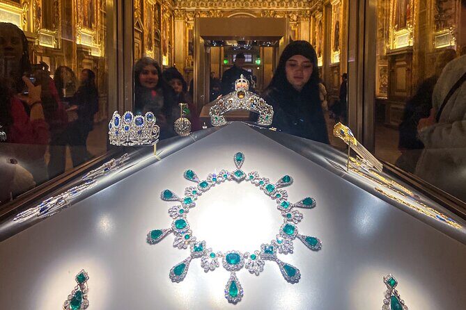 Louvre Highlights & Mona Lisa, Reserved Access with Expert Guide - Good To Know