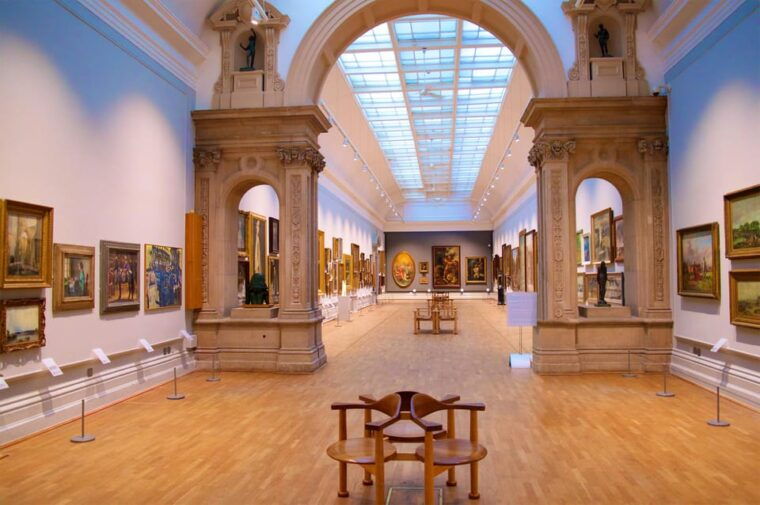 Louvre Masterpieces Private Guided Tour With Reserved Access - Whats Included in the Tour Package