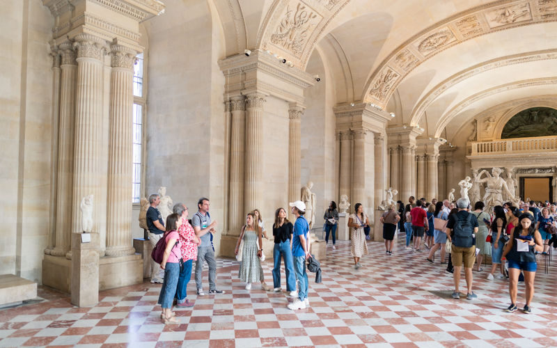 Louvre Museum guided tour with skip-the-line ticket - Who should choose this tour?