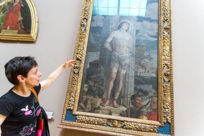 Louvre Museum: Skip-the-Line Small Group Guided Tour - Additional Details