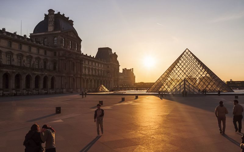 Louvre Museum small group guided tour at a peaceful time - What a peaceful-time Louvre visit can offer
