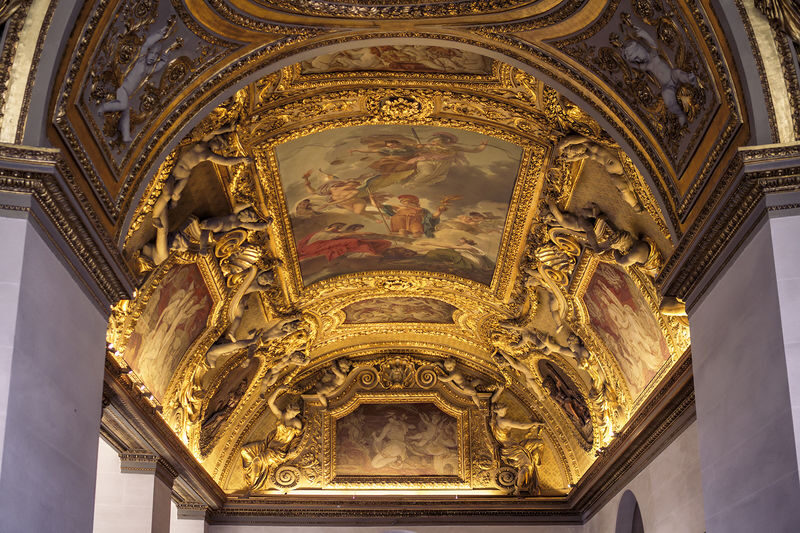 Louvre Museum Tour with Mona Lisa Visit - Find the guide before the clock starts