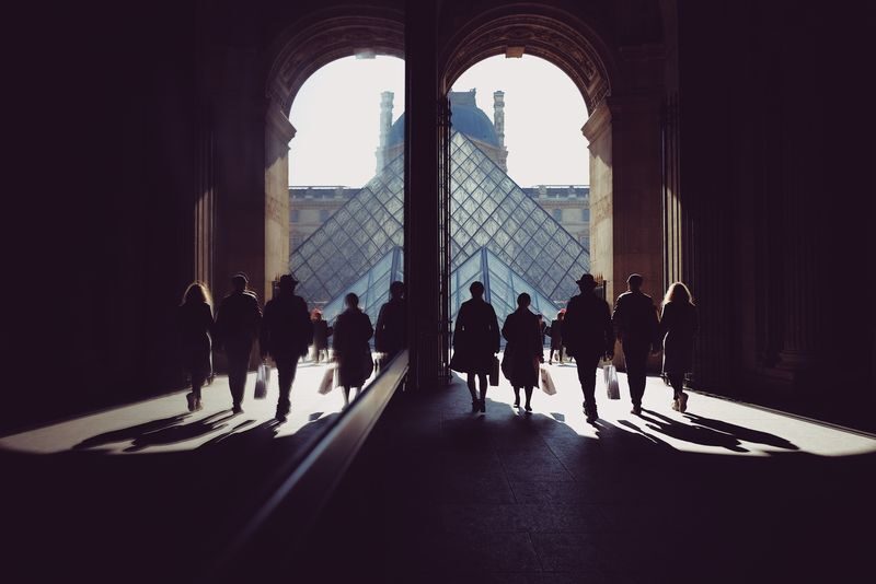 Louvre Museum with Mona Lisa Portrait Guided Tour in Paris - What reserved access means in practice