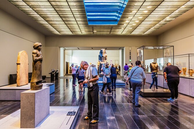 Louvre Museum With Sharing Transfers - Admiring Contemporary Architecture