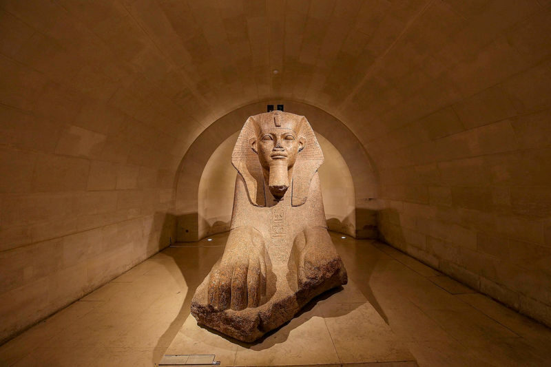 Louvre, Paris: audioguide in your smartphone (no ticket) - Prepare the app before you reach the Pyramid