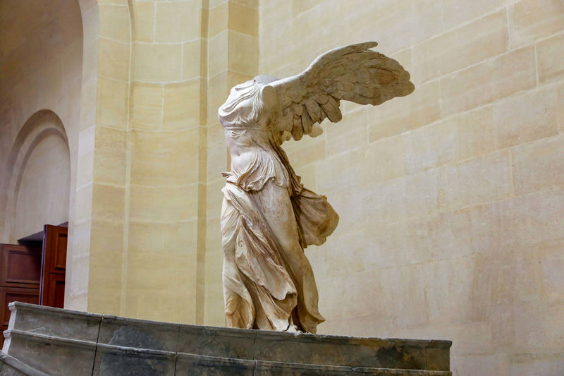 Louvre, Paris: audioguide in your smartphone (no ticket) - Should you book it?