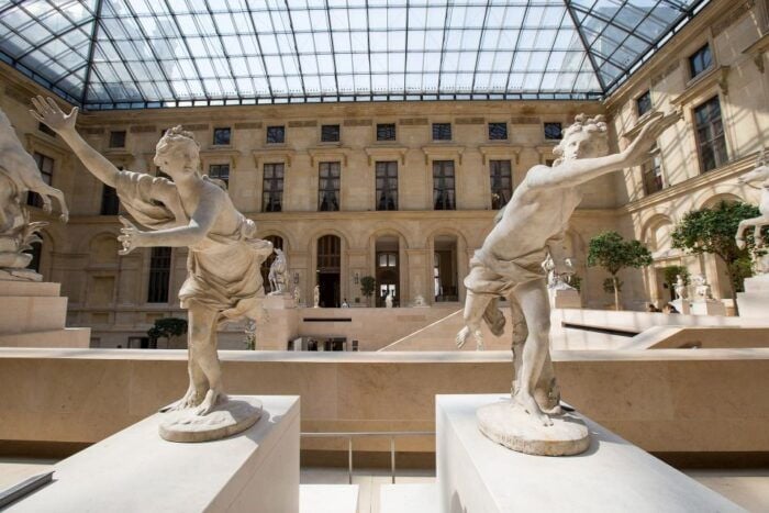 Louvre Private Guided Tour From Paris / Tickets Included - Accessibility Features