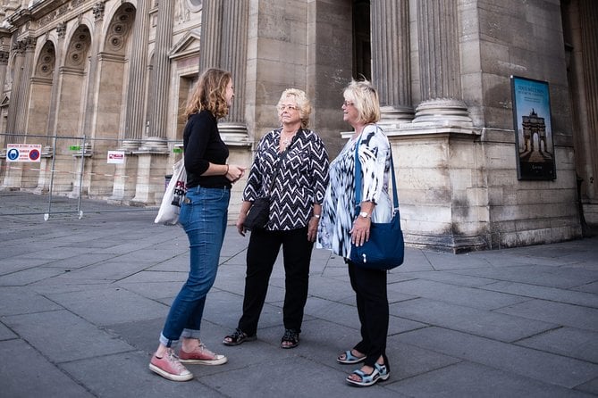 LOUVRE PRIVATE TOUR : Skip the Line & Local Expert Guide - Entry Fees Included - Highlights of the Louvre Museum Tour