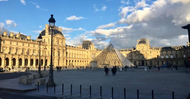 Louvre's Highlights in Two Hours - Explore Louvres Rich History