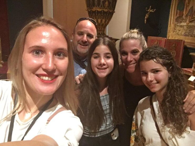 Louvre's Highlights in Two Hours - Marvel at Artistic Treasures