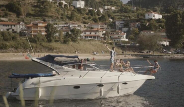 Love Island: Full Day Yacht Tour - Experience Highlights