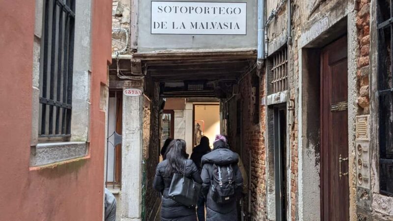 Love & Lust in Venice: A Scandalous Walking Tour - Good To Know
