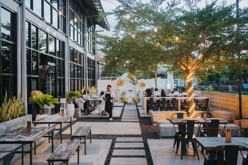 Lovina: Dolphin-Themed Brunch with Ocean Visuals & Music - Good To Know