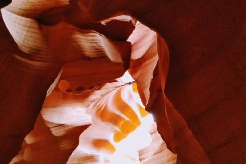 Lower Antelope Canyon: Admission Ticket and Guided Tour - Light, photos, and a busy route